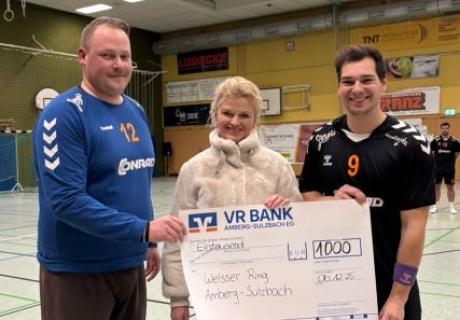 Spendenübergabe Holzbau Kiener